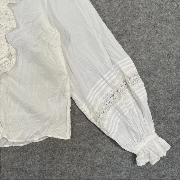 H&M Blouse Size UK 6 Womens White Embroidered Long Sleeve V Neck Ruffle Pullover - Picture 4 of 10